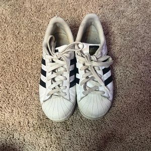 Adidas superstars